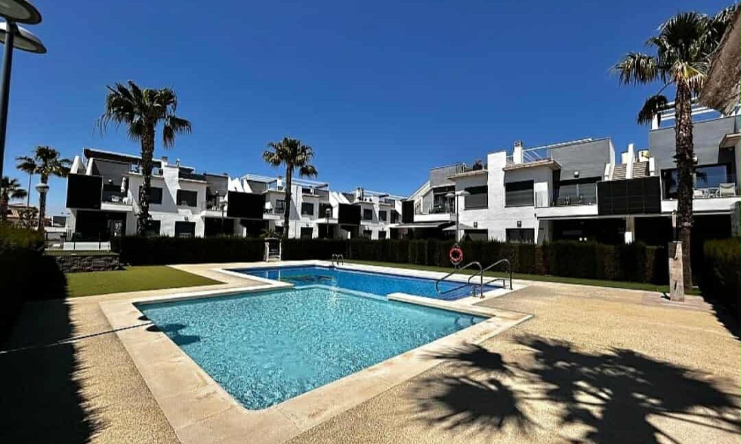 2f04e83e-eb9d-46ae-b5a9-9de3d1c1c29d