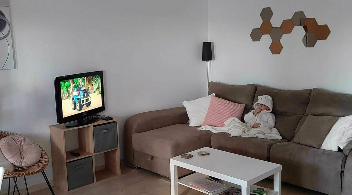 e17608a2-563f-40b3-b990-712eab493ed0