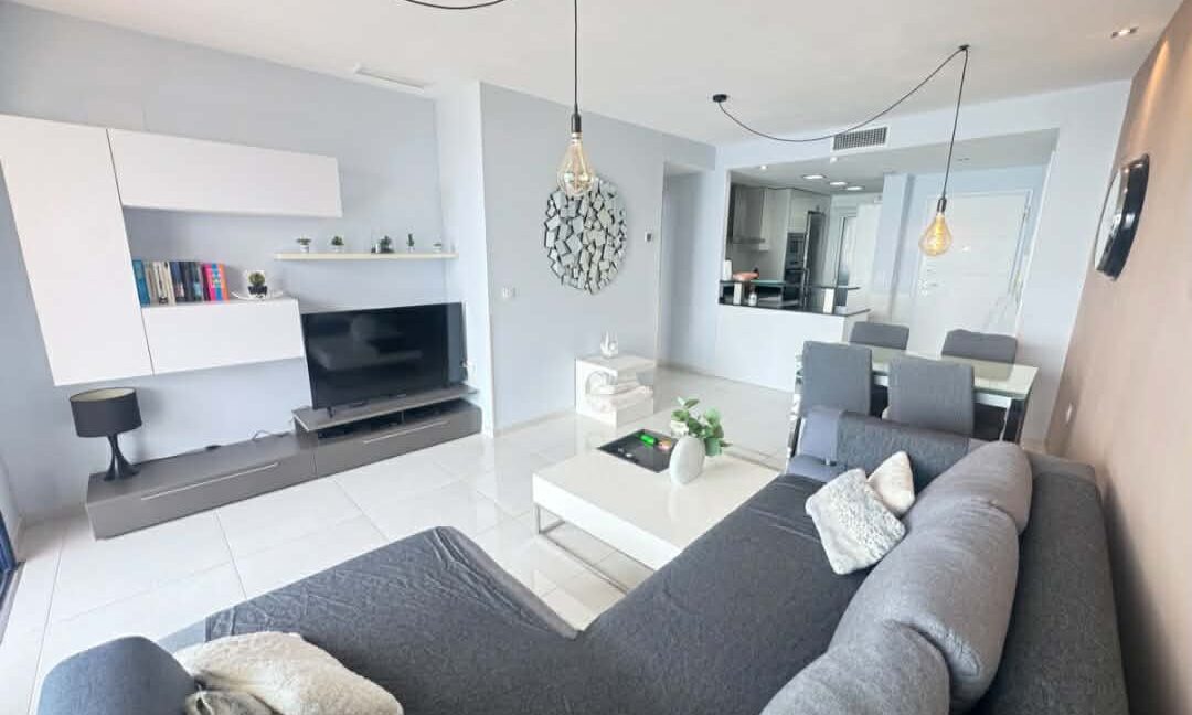 7fe04c76-9df5-4189-875f-00c765d82c16