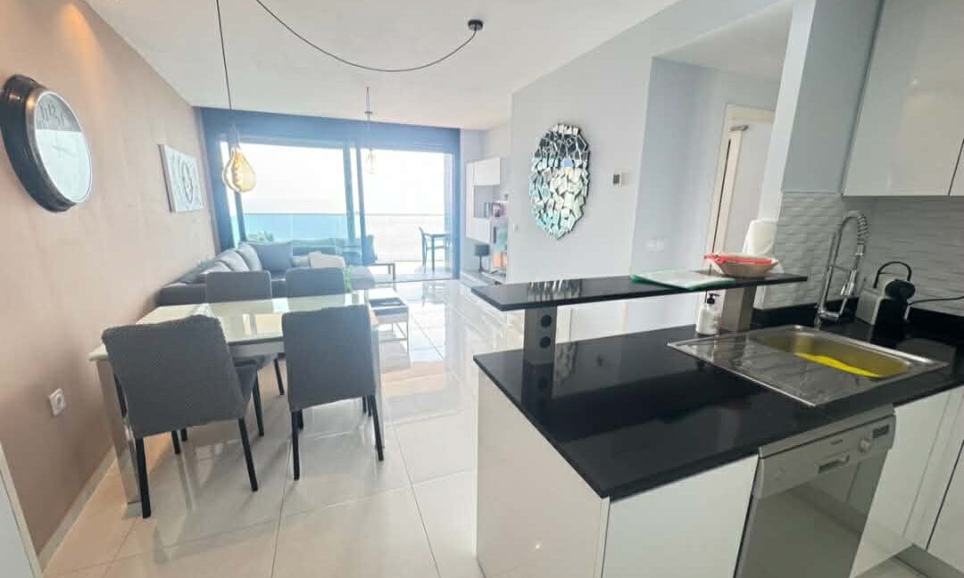 ca6e0cee-7ba1-474e-9a42-f00cd1f18c15