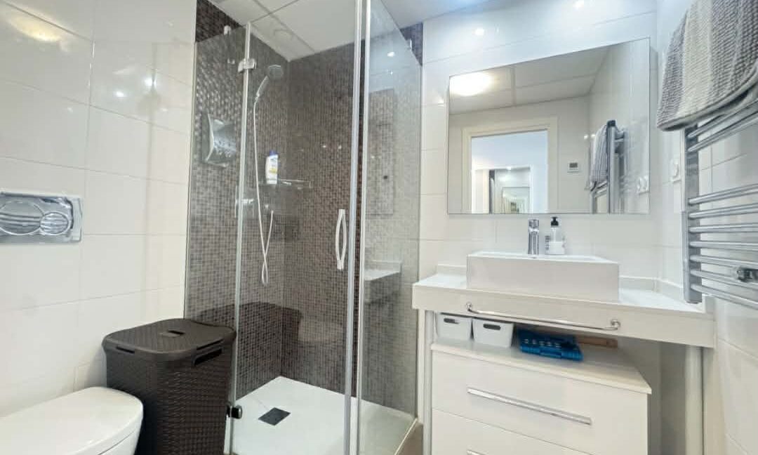 e0d7581b-7b19-4f88-8606-a3a584d7723f