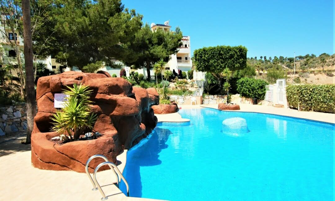 12fa33f5-d996-4515-8ae3-475485df26a3