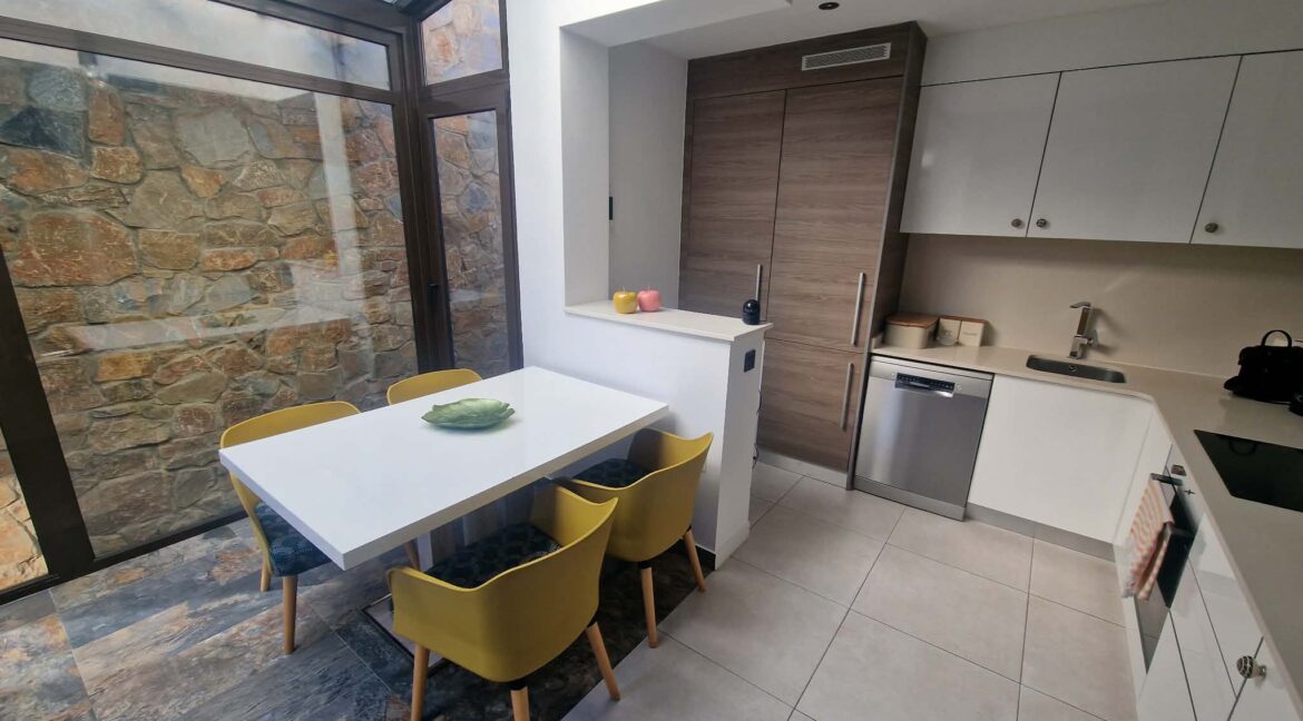 356d556e-5b0d-442a-b562-686574310a93