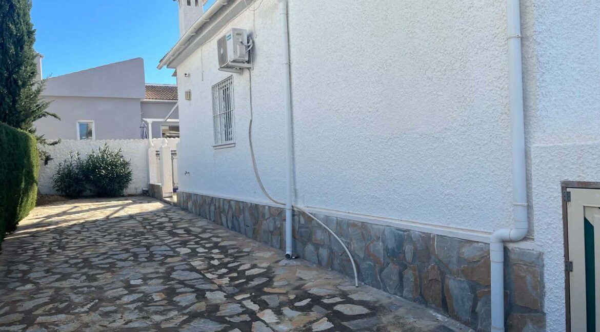 3bb605c7-3efd-4383-bc5b-371e8d2b834b