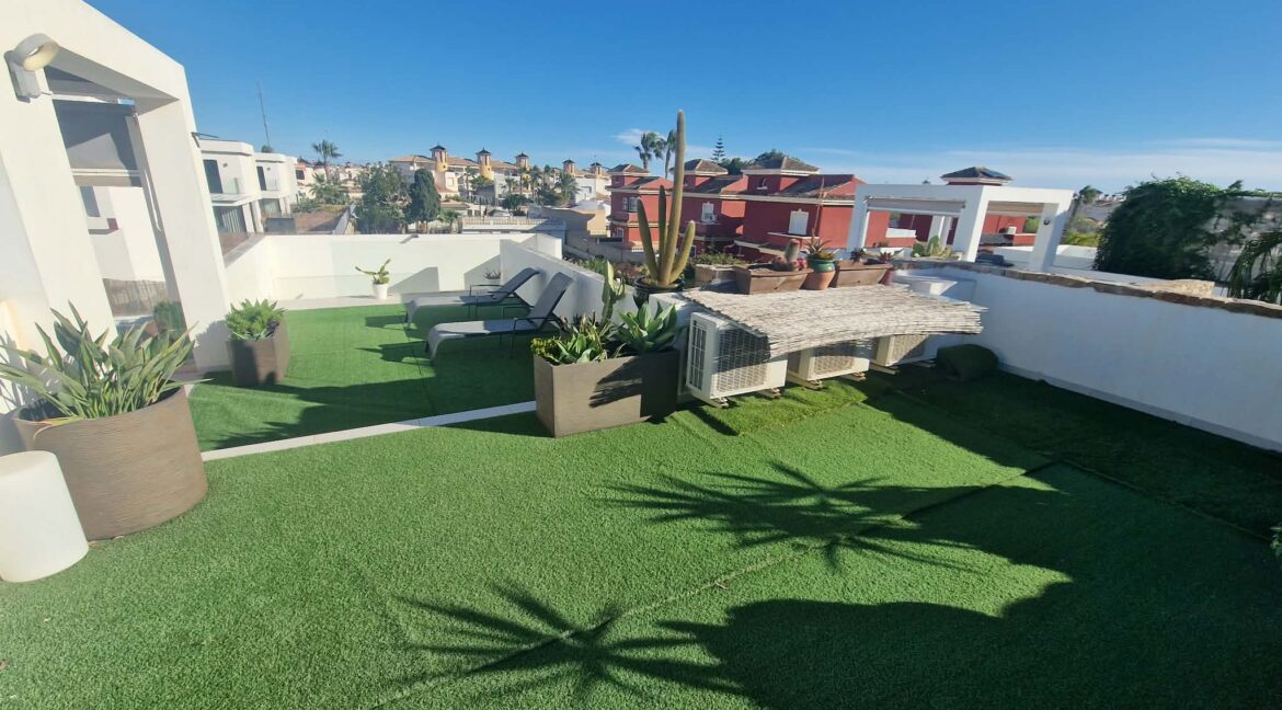 52a7e970-6a87-46ab-8e9c-272f1e1e3fc3