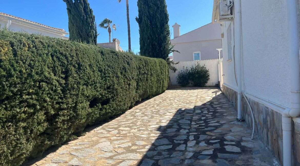 5aef49fb-73fe-4b94-bd1f-a43f17732a80