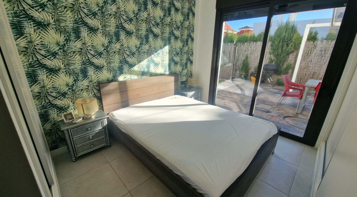 5baa973b-d8cd-40d1-bdb8-48377a73d007