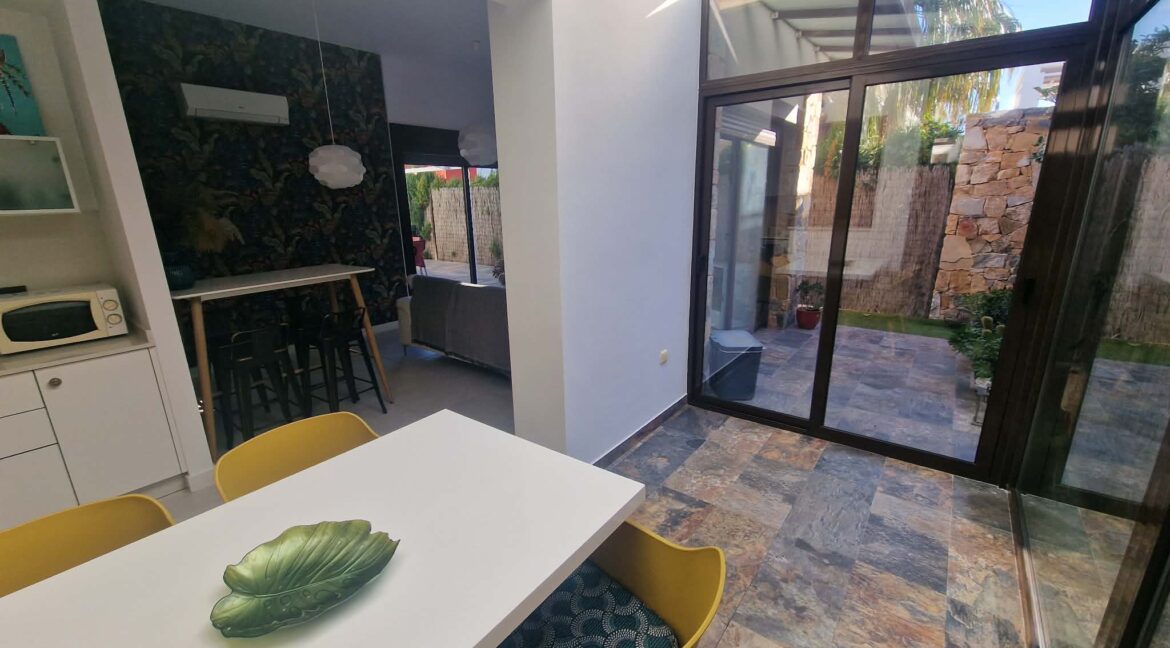 64556184-3a78-4746-9157-ee23aac10406