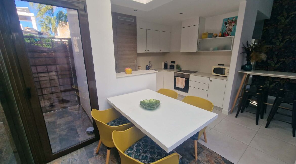 bc23ecca-4747-4e01-b303-b813f6776e5f