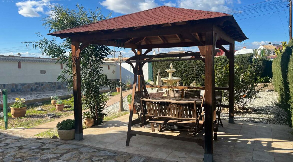 ec18b750-8e03-4fdc-8847-d6cfae806a97